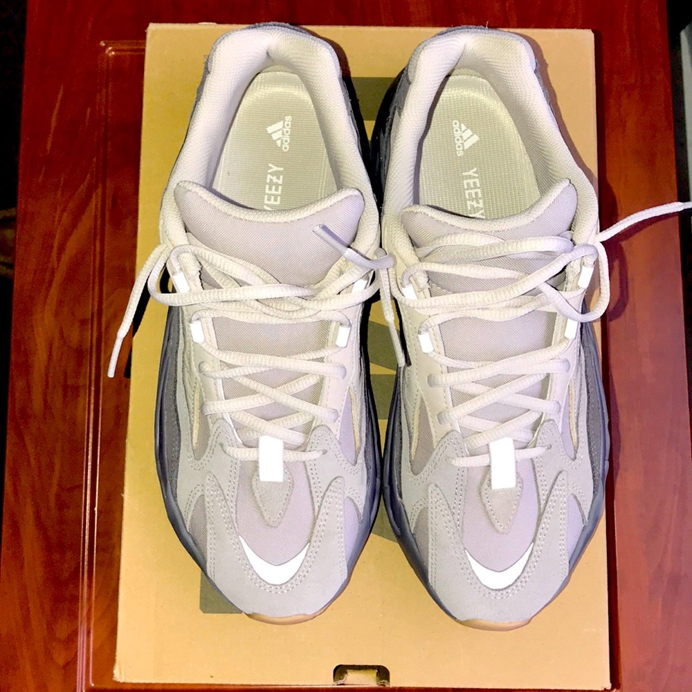YEEZY TEPHRA